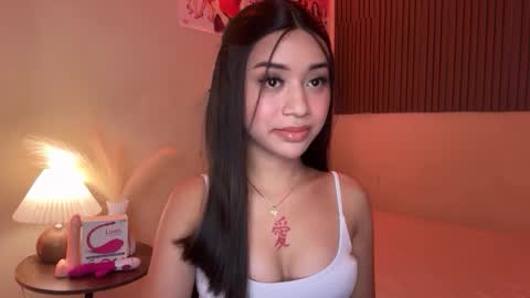 Snapshot of devine_goddessx chatting on 11.25.25 Devine Greyson online show from 11.25.25