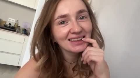 Snapshot of devoramarkuson chatting on 11.22.25 Mira online show from 11.22.25