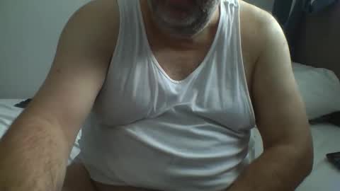 Snapshot of dgdgn chatting on 11.15.25 dgdgn online show from 11.15.25