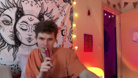 Snapshot of di_n_alex chatting on 12.22.24 Di Alex online show from 12.22.24