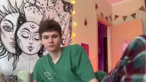 Snapshot of di_n_alex chatting on 01.08.25 Di Alex online show from 01.08.25