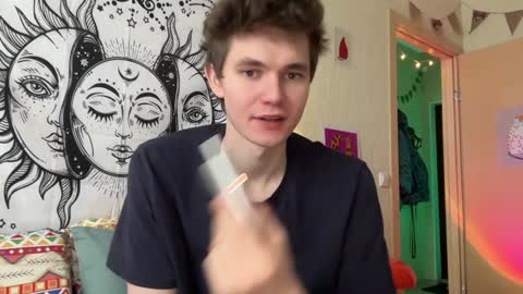 Snapshot of di_n_alex chatting on 01.16.25 Di Alex online show from 01.16.25