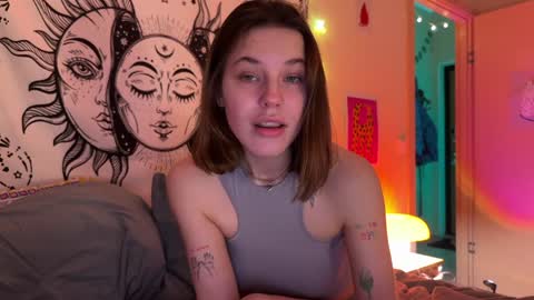 Snapshot of di_n_alex chatting on 01.16.25 Di Alex online show from 01.16.25