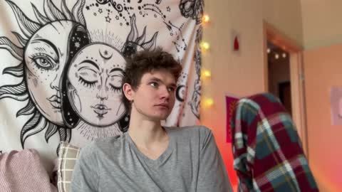 Snapshot of di_n_alex chatting on 01.23.25 Di Alex online show from 01.23.25