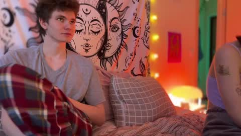 Snapshot of di_n_alex chatting on 01.23.25 Di Alex online show from 01.23.25