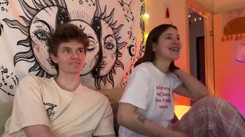 Snapshot of di_n_alex chatting on 01.26.25 Di Alex online show from 01.26.25