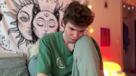 Snapshot of di_n_alex chatting on 01.30.25 Di Alex online show from 01.30.25