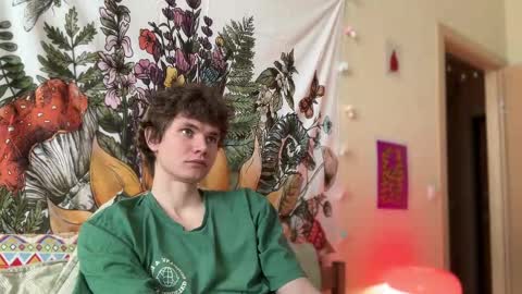 Snapshot of di_n_alex chatting on 02.27.25 Di Alex online show from 02.27.25