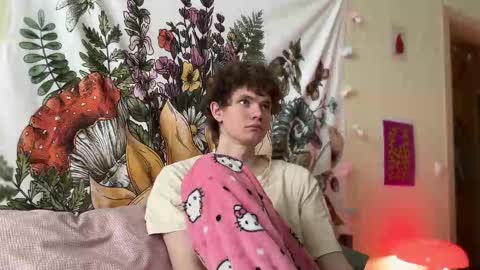 Snapshot of di_n_alex chatting on 03.05.25 Di Alex online show from 03.05.25