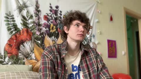 Snapshot of di_n_alex chatting on 03.08.25 Di Alex online show from 03.08.25