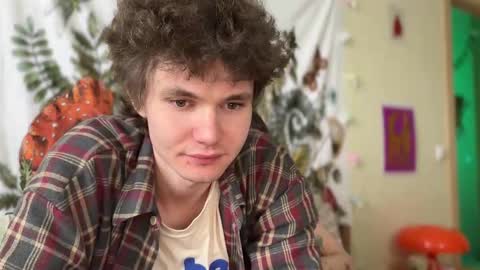 Snapshot of di_n_alex chatting on 03.08.25 Di Alex online show from 03.08.25