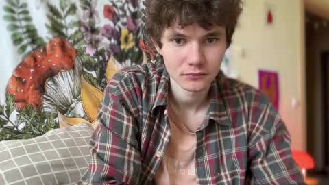 Snapshot of di_n_alex chatting on 03.09.25 Di Alex online show from 03.09.25