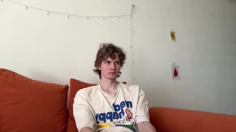 Snapshot of di_n_alex chatting on 09.14.25 Di Alex online show from 09.14.25