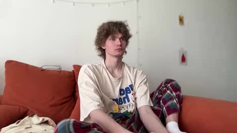 Snapshot of di_n_alex chatting on 10.08.25 Di Alex online show from 10.08.25