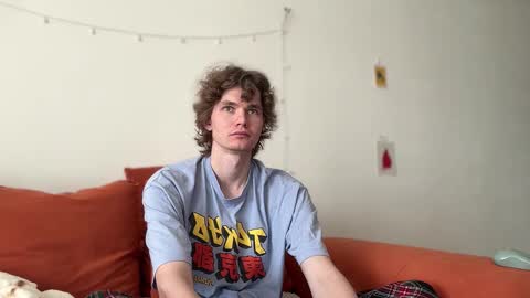 Snapshot of di_n_alex chatting on 10.12.25 Di Alex online show from 10.12.25