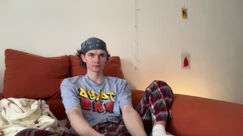 Snapshot of di_n_alex chatting on 11.23.25 Di Alex online show from 11.23.25