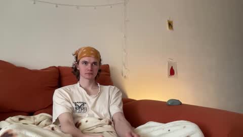 Snapshot of di_n_alex chatting on 11.27.25 Di Alex online show from 11.27.25