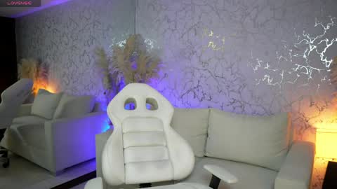 Snapshot of diagostone chatting on 04.30.26 Diego online show from 04.30.26