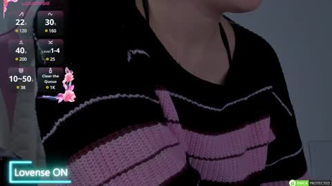 Snapshot of diamond_ava_ chatting on 02.28.25 Thea online show from 02.28.25