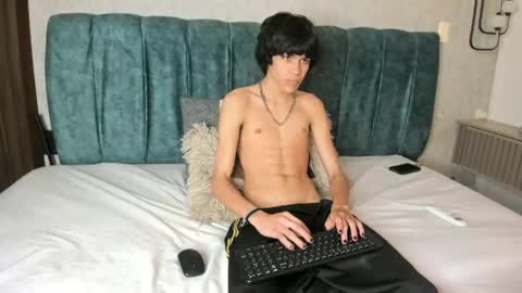 Snapshot of diamond_twink chatting on 06.09.26 diamond_twink online show from 06.09.26