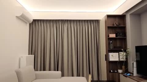 Snapshot of diamondpixie chatting on 12.18.25 Iris online show from 12.18.25