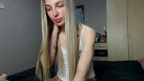 Snapshot of diana_lambert chatting on 05.23.26 diana_lambert online show from 05.23.26