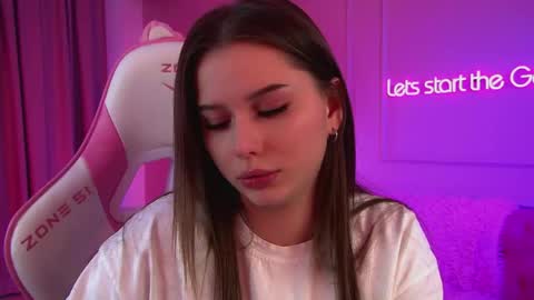 Snapshot of dianabecker chatting on 04.28.26 Diana online show from 04.28.26