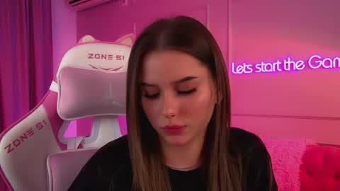 Snapshot of dianabecker chatting on 04.30.26 Diana online show from 04.30.26