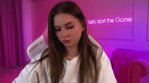 Snapshot of dianabecker chatting on 05.02.26 Diana online show from 05.02.26