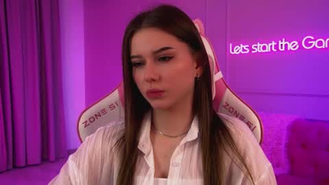 Snapshot of dianabecker chatting on 05.04.26 Diana online show from 05.04.26