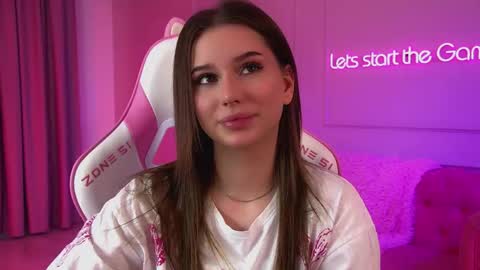 Snapshot of dianabecker chatting on 05.06.26 Diana online show from 05.06.26