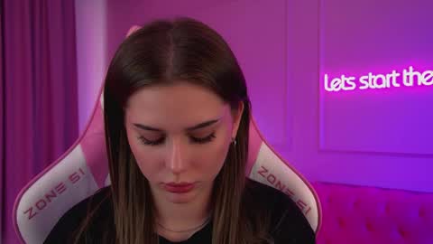 Snapshot of dianabecker chatting on 05.16.26 Diana online show from 05.16.26