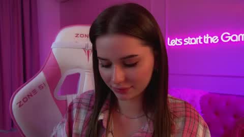 Snapshot of dianabecker chatting on 05.19.26 Diana online show from 05.19.26