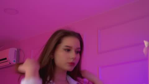 Snapshot of dianabecker chatting on 05.21.26 Diana online show from 05.21.26