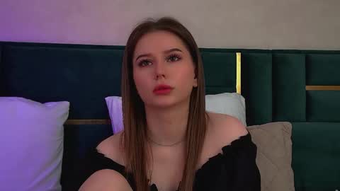 Snapshot of dianabecker chatting on 05.30.26 Diana online show from 05.30.26