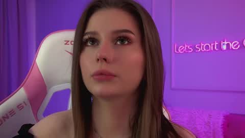 Snapshot of dianabecker chatting on 06.04.26 Diana online show from 06.04.26