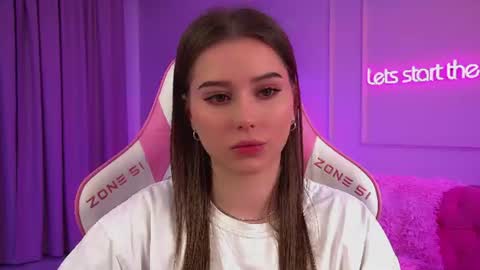 Snapshot of dianabecker chatting on 06.29.26 Diana online show from 06.29.26