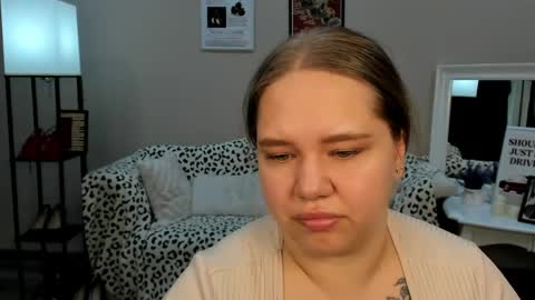 Snapshot of dianakristol chatting on 05.18.26 Diana online show from 05.18.26