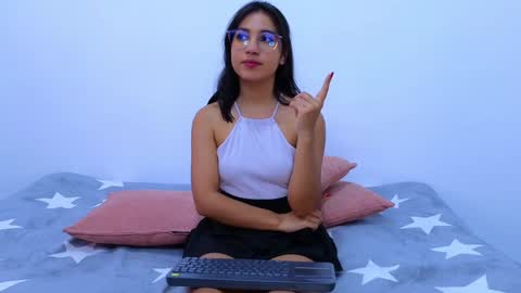 Snapshot of dianayleo chatting on 01.22.25 Ana Leo online show from 01.22.25