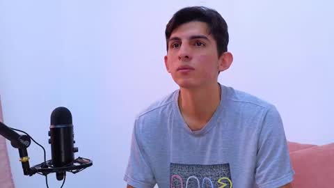 Snapshot of dianayleo chatting on 02.17.25 Ana Leo online show from 02.17.25