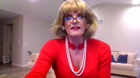Snapshot of dianeheels chatting on 10.16.25 dianeheels online show from 10.16.25