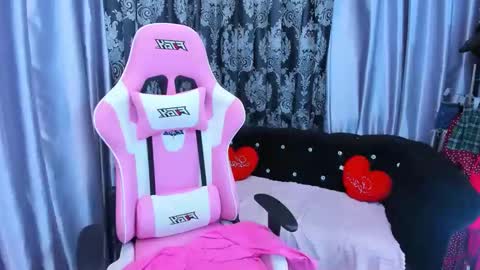 Snapshot of dianna_milton chatting on 02.20.25 Dianna online show from 02.20.25