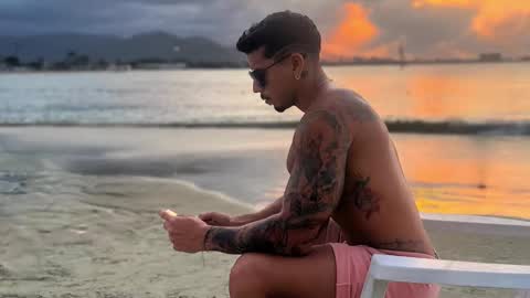 Snapshot of dickdamian_ chatting on 12.17.24 Damin online show from 12.17.24