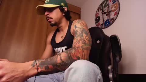 Snapshot of dickdamian_ chatting on 10.05.25 Damin online show from 10.05.25