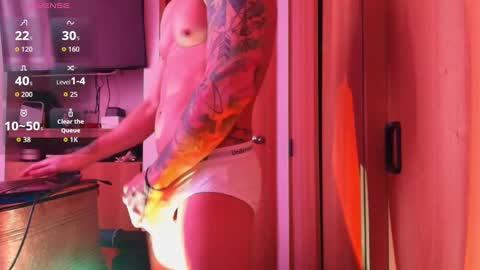 Snapshot of dickdamian_ chatting on 11.11.25 Damin online show from 11.11.25