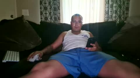 Snapshot of dickemdown93est chatting on 05.25.26 dickemdown93est online show from 05.25.26