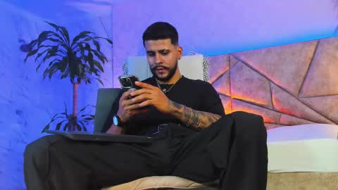 Snapshot of dickgriffith chatting on 10.05.25 Dick Griffith online show from 10.05.25