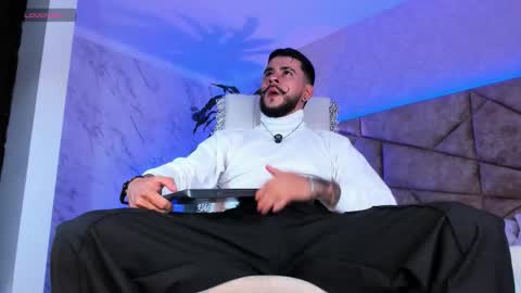 Snapshot of dickgriffith chatting on 10.19.25 Dick Griffith online show from 10.19.25