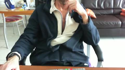 didonc from france..... online show from 04.04.26