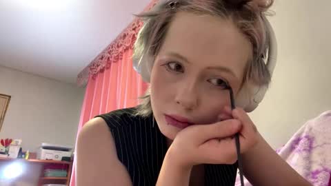 Snapshot of diegomiley chatting on 05.13.26 Lilit online show from 05.13.26
